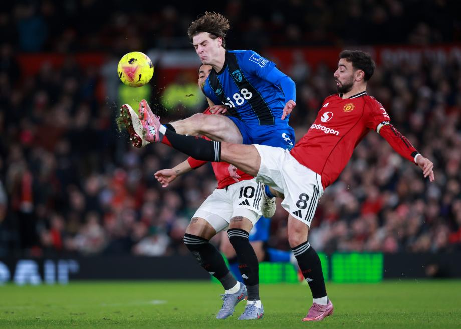 [图]B费任意球破门卡塞米罗建功 曼联4-4伯恩茅斯